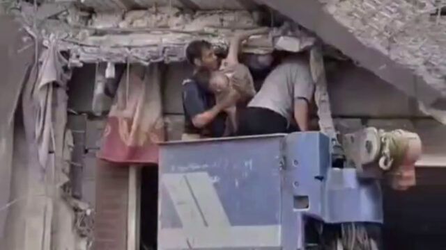 Záchranári sa ponáhľajú zachraňovať životy po raketovom útoku na juh Záchranári sa ponáhľajú zachraňovať životy po raketovom útoku na juh Teheránu | Konflikt