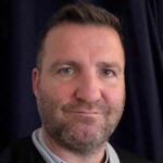 Dr David Cartland, ktorému FA a DBS zakázali rozhodovať futbalové zápasy v jeho súprave rozhodcov Cornwall FA