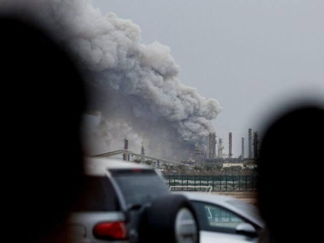Žena zabitá v Bahrajne, keď štáty Perzského zálivu zachytili ďalšie iránske rakety | Americko-izraelská vojna proti Iran News
