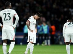 Získa Premier League aj po strastiplnom týždni pre kluby piate miesto v Lige majstrov? Virgil Van Dijk z FC Liverpool vyjadruje počas zápasu sklamanie. Galatasaray SK a FC Liverpool sa proti sebe postavili v osemfinále Ligy majstrov UEFA 2025/26 – 1. zápas. Zápas sa odohral na štadióne Ali Sami Yen Rams Park 10. marca 2026. (Foto: Burak Basturk/Middle East Images/AFP cez Getty Images)