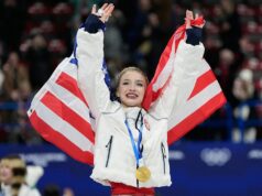 Zlatá olympijská medailistka Amber Glennová povedala, že odmietne pozvanie do Bieleho domu Zlatá olympijská medailistka Amber Glennová povedala, že odmietne pozvanie do Bieleho domu