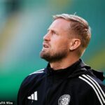 Tridsaťdeväťročný Schmeichel hral od bolesti, pretože si minulý rok poranil ľavé rameno za Dánsko a minulý mesiac zhoršil problém proti Stuttgartu.