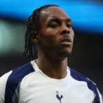 Mathys Tel z Tottenhamu Hotspur počas zápasu Premier League medzi Tottenham Hotspur a West Ham United na štadióne Tottenham Hotspur