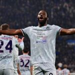 Zoznámte sa s „nehrateľným“ anglickým útočníkom, ktorý by mohol vyradiť Anglicko z majstrovstiev sveta: Keinan Davis je bývalý holič zo Stevenage, ktorý bojuje o zlatú kopačku v Serii A – ale dúfa, že bude hrať za inú krajinu.