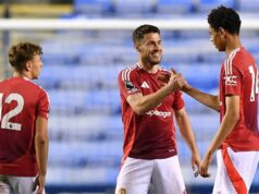 Zoznámte sa so spoluhráčom JJ Gabriela a Kai Rooneyho z Man Utd, ktorý sa týči nad oboma Amir Ibragimov, Tommy Rowe a Noah Ajayi z Manchestru United oslavujú