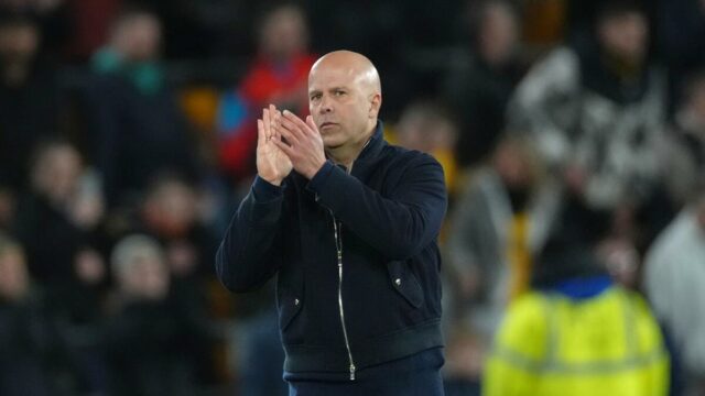 Zranenia Liverpoolu frustrujúce Arneho Slotu v ťažkej sezóne
