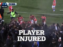Zranený futbalista pri poruche skupinového stúpania, pri ktorej sa okrem neho zrútilo aj oplotenie Video plagát hrdinu