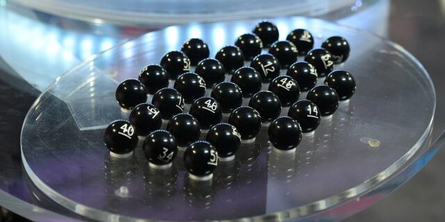 Žreb štvrťfinále FA Cupu NAŽIVO: Arsenal, Chelsea, Liverpool a Man City sa spoznajú svojich posledných ôsmich súperov spolu s prekvapivými súpermi Port Vale
