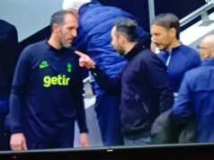 Zúrivý spor Roberta De Zerbiho v Tottenhame, o ktorom si zasvätenci mysleli, že zmaril akékoľvek šance stať sa manažérom. Zúrivý spor Roberta De Zerbiho v Tottenhame, o ktorom si zasvätenci mysleli, že zmaril akékoľvek šance stať sa manažérom.