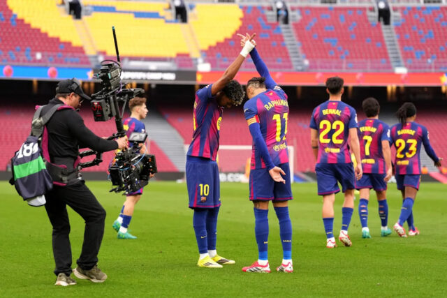 „1 % šanca, 99 % viera“ – Barcelonské duo požaduje Download app from appStore