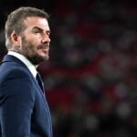 Prizerá sa David Beckham