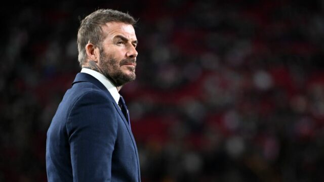 „David Beckham mi ukázal svoje skutočné farby – nikdy nezabudnem, Prizerá sa David Beckham