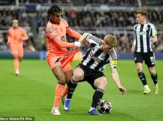 „Keby ho tvoja dcéra priviedla domov, boli by ste šťastní“: Zasvätenci z Newcastlu odhaľujú, ako sa Lewis Hall stal najlepším ľavým obrancom Anglicka, prečo Thomas Tuchel miluje „The Slough Maldini“, prekonal obavy, že Eddie Howe si myslel, že je „***“, a jeho skrytý talent Lewis Hall ide v Newcastli od úspechu k úspechu a jeho skvelý výkon v zápase proti barcelonskému Lamine Yamalovi bol tento týždeň vrcholom kariéry.