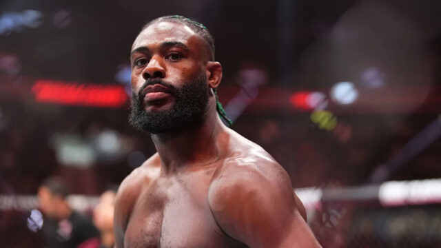 ŠANGHAJ, ČÍNA – 23. AUGUSTA: Aljamain Sterling reaguje po víťazstve nad Brianom Ortegom v zápase chytenej váhy do 153 libier počas podujatia UFC Fight Night na Shanghai Indoor Stadium 23. augusta 2025 v Šanghaji v Číne. (Foto: Jeff Bottari/Zuffa LLC)