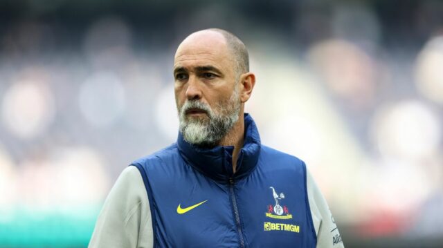 Igor Tudor pred zápasom Premier League medzi Tottenhamom Hotspur a Nottinghamom Forest na štadióne Tottenhamu Hotspur. 