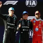 George Russell (vľavo) sa musel uspokojiť s druhým miestom na štartovom rošte medzi tímovým kolegom z Mercedesu Kimi Antonellim a Lewisom Hamiltonom z Ferrari.