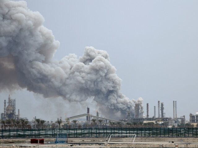 „Odsúdeniahodné“: Nová vlna iránskych rakiet, bezpilotné lietadlá mieria na krajiny „Odsúdeniahodné“: Nová vlna iránskych rakiet, bezpilotné lietadlá mieria na krajiny Perzského zálivu | Americko-izraelská vojna proti Iran News