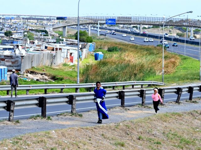 „Segregácia“: Múr zločinov v hodnote niekoľkých miliónov dolárov spôsobuje v Južnej Afrike rozruch | Správy o chudobe a rozvoji
