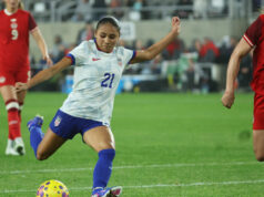 „Tím rastie“: Hayes podčiarkuje vyrovnanosť pri víťazstve USWNT 1:0 nad Kanadou „Tím rastie“: Hayes podčiarkuje vyrovnanosť pri víťazstve USWNT 1:0 nad Kanadou