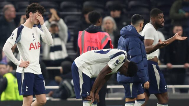 „Už žiadne výhovorky“, keď hviezda po debakli v paláci prerušila ticho v šatni
