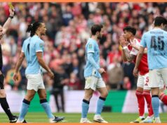„Veľmi unáhlene“ – Upson kritizoval rozhodcu po Hincapie yellow vs Man City „Veľmi unáhlene“ – Upson kritizoval rozhodcu po Hincapie yellow vs Man City