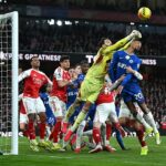 Výhra Arsenalu nad Chelsea znovu rozprúdila debatu o hádkach v rohoch