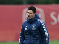 13 Hráči Arsenalu chýbajú na tréningových snímkach po aktualizáciách zranení Mikela Artetu Mikel Arteta počas tréningu Arsenalu