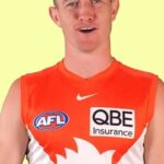 Hráč Sydney Swans Chad Warner (na snímke) prezradil, že si len jedenásť rokov predtým, ako stretol svoju partnerku, vypral posteľnú bielizeň.