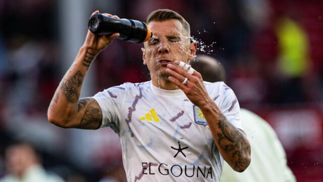 Advantage Forest v celoanglickom semi ako Worthy ukazuje UEFA skutočnú hádzanú
