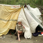 Afganci vysídlení v dôsledku konfliktu v Pakistane prežívajú v stanových táboroch | pakistanský Taliban