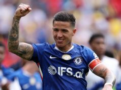 Agent Enza Fernandeza poskytuje novú aktualizáciu prestupu Chelsea, keďže postoj Realu Madrid je jasný Enzo Fernandez z Chelsea oslavuje víťazstvo po semifinálovom zápase Emirates FA Cup medzi Chelsea a Leeds United na štadióne Wembley 26. apríla 2026 v Londýne v Anglicku.