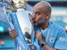 Pep Guardiola odchádza z Man City, pretože klub potvrdil odchod – „budú to drsní chlapci“ MANCHESTER, ANGLICKO - 19. MÁJ: Manažér Manchestru City Pep Guardiola s trofejou pre Premier League po zápase Premier League medzi Manchester City a West Ham United na Etihad Stadium 19. mája 2024 v Manchestri v Anglicku.(Foto: Visionhaus/Getty Images)