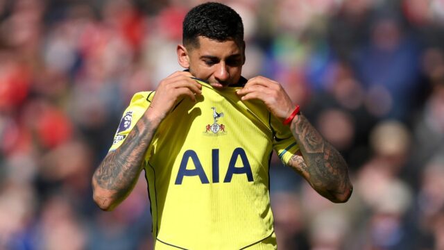 Aktualizácia skenu zranení Cristiana Romera a hráča Tottenhamu, ktorý naňho Cristian Romero sa zranil počas zápasu Premier League medzi Sunderlandom a Tottenhamom Hotspur na štadióne Light.
