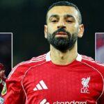 Curtis Jones z Liverpoolu gestikuluje počas zápasu štvrtého kola Emirates FA Cup medzi Liverpoolom a Brighton & Hove Albion