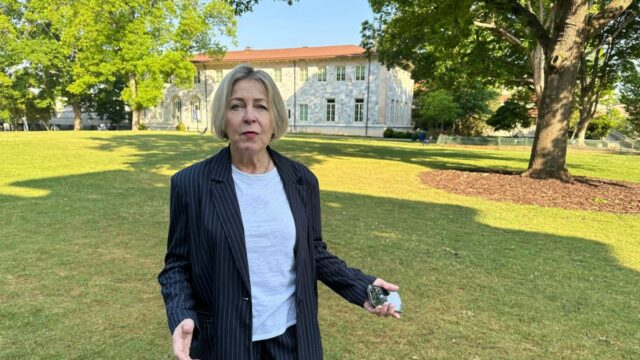 Americkí profesori žalujú univerzitu za zatknutie počas propalestínskeho protestu | Správy o konflikte medzi Izraelom a Palestínou
