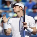 Andy Murray preberá tenisovú hru za miliardy dolárov s rivalom Rogerom Federerom