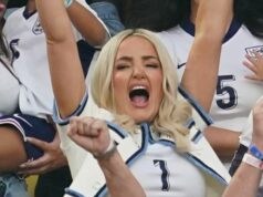 Anglickí WAGs mieria na svoje vlastné päťhviezdičkové turné po USA, keď odlietajú na majstrovstvá sveta Fern Maguire a Megan Pickford sú spolu