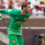 Anglicko si pred zápasom so Španielskom uctilo bývalého brankára Manchestru United