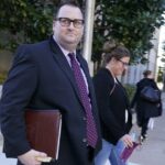 Anjeli prestávajú platiť uväznenému zamestnancovi Eric Kayovi právne poplatky, hovorí právnik