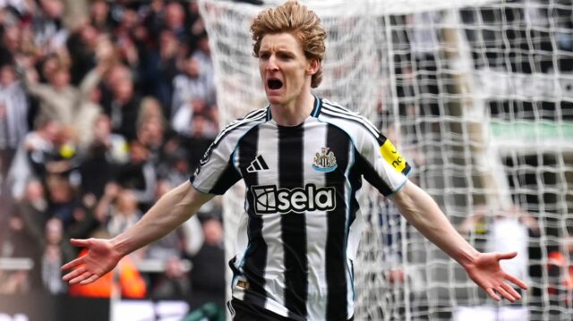 Anthony Gordon stavia Arsenal do varu, keďže sa objavuje prestupová Anthony Gordon oslavuje strelenie gólu za Newcastle United