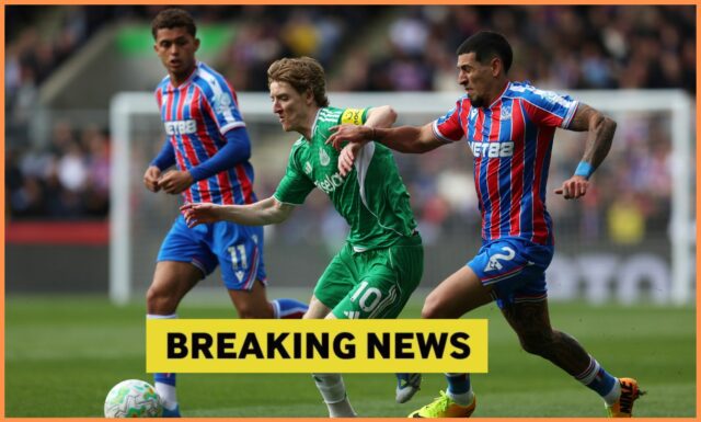 Anthony Gordon vypadol z tímu Newcastlu uprostred prestupových špekulácií
