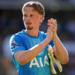 Brankár Tottenhamu Hotspur Antonin Kinsky bol pri víťazstve na ihrisku Wolves v Premier League vo vrcholnej forme