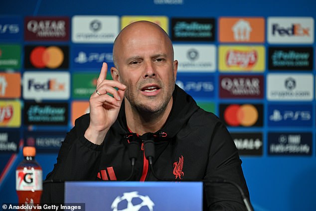 Arne Slot brutálne varuje hviezdy Liverpoolu pred zápasom Ligy majstrov Arne Slot je pred stredajším súbojom Liverpoolu s PSG pod obrovským tlakom