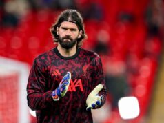 Arne Slot objasňuje Alissonovu budúcnosť uprostred obáv z letného exodu Liverpoolu Alisson