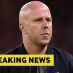 Arne Slot sa rozhodol zostať šéfom Liverpoolu aj napriek ťažkej sezóne