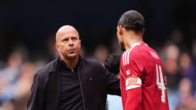 Arne Slot vidí „jedinú dobrú vec“ v tom, že ho Arne Slot vidí „jedinú dobrú vec“ v tom, že ho Man City porazilo 4:0