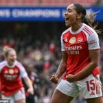 Olivia Smithová strelila víťazný gól Arsenalu za 1 milión libier a zabezpečila tak hostiteľom vedenie v semifinále Ligy majstrov.