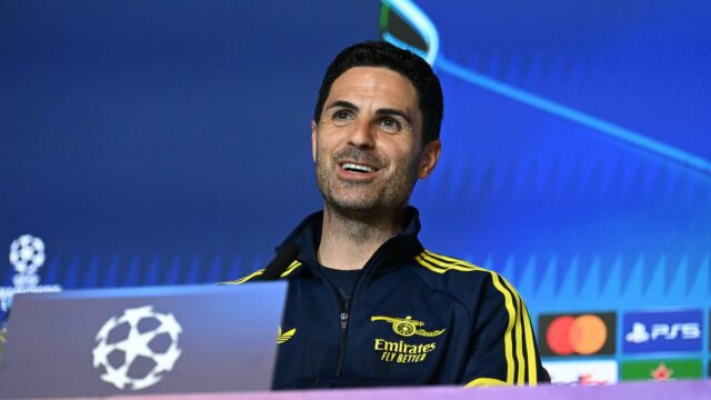 Šéf Arsenalu Mikel Arteta vie, že jeho tím bude mať 15-dňovú výhodu nad Manchestrom City.