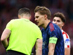 Arsenal musí pomstiť „hanebné“ rozhodnutie VAR a vyradiť Atletico Madrid, aby sa zapísal do histórie Rozhodca Danny Makkelie urobil hrozné rozhodnutie prerušiť penaltu Arsenalu proti Atleticu Madrid