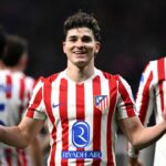 Julian Alvarez z Atletica de Madrid oslavuje strelenie tretieho gólu svojho tímu počas zápasu osemfinále Ligy majstrov UEFA 2025/26 medzi Atletico de Madrid a Tottenham Hotspur FC na Estadio Civitas Metropolitano 10. marca 2026 v Madride v Španielsku.